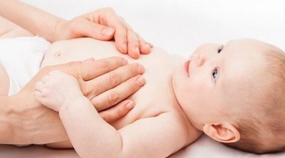 Los bebés necesitan desarrollar músculo en sus brazos