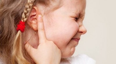 Infección de oído y equilibrio en niños pequeños