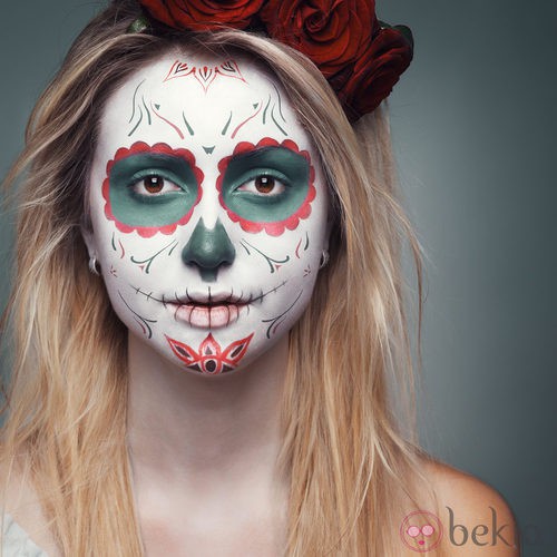 Maquillaje de la calavera de colores de Halloween - Maquillaje de Halloween para - Foto en Bekia Padres